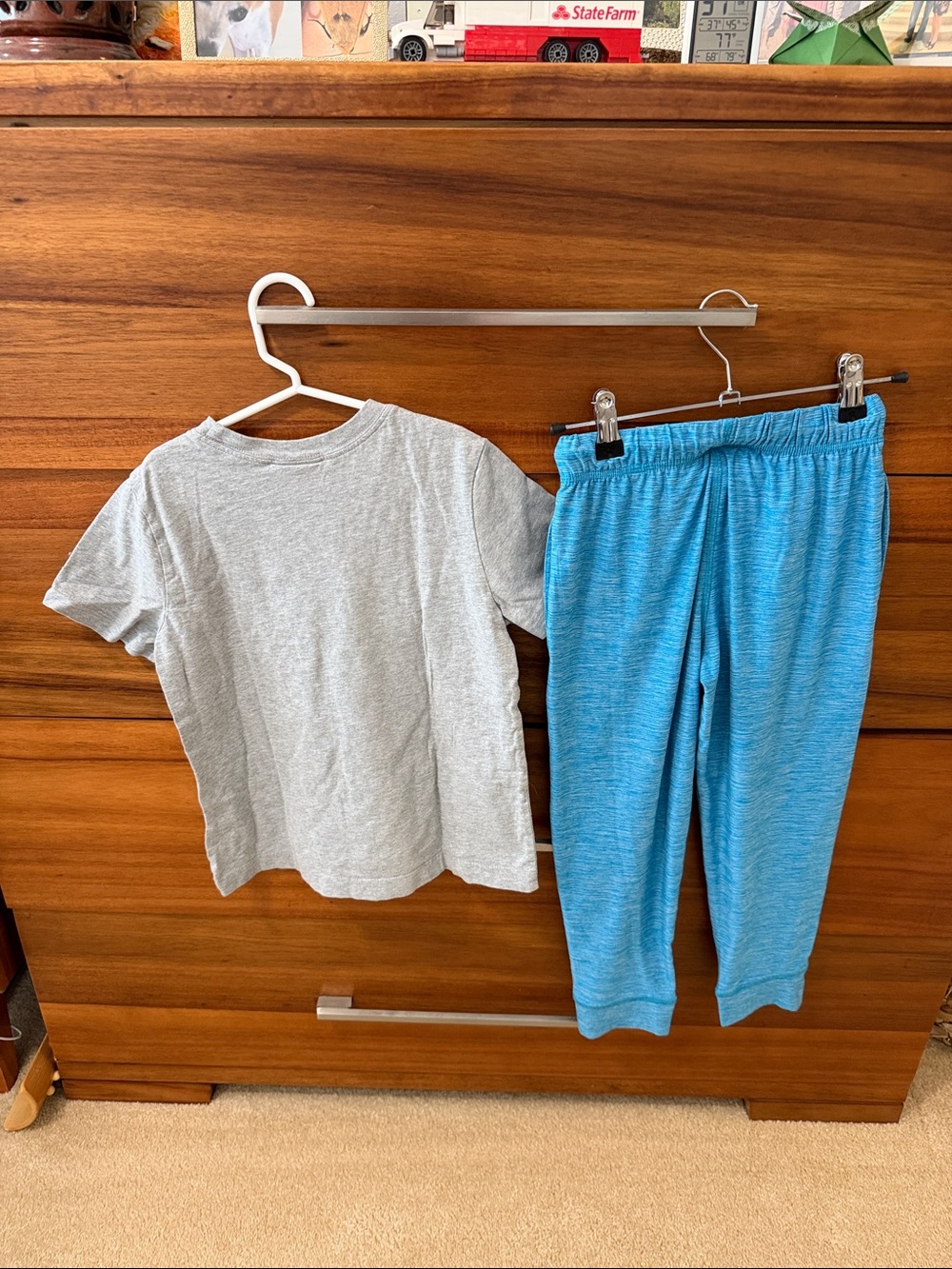 Hanna Andersson Kids Gray Tee & Blue Jogger Pants Set - Picture 4 of 8